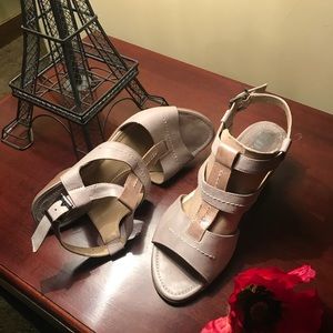 Fidji Women’s Dress Sandal, Tan and Grey